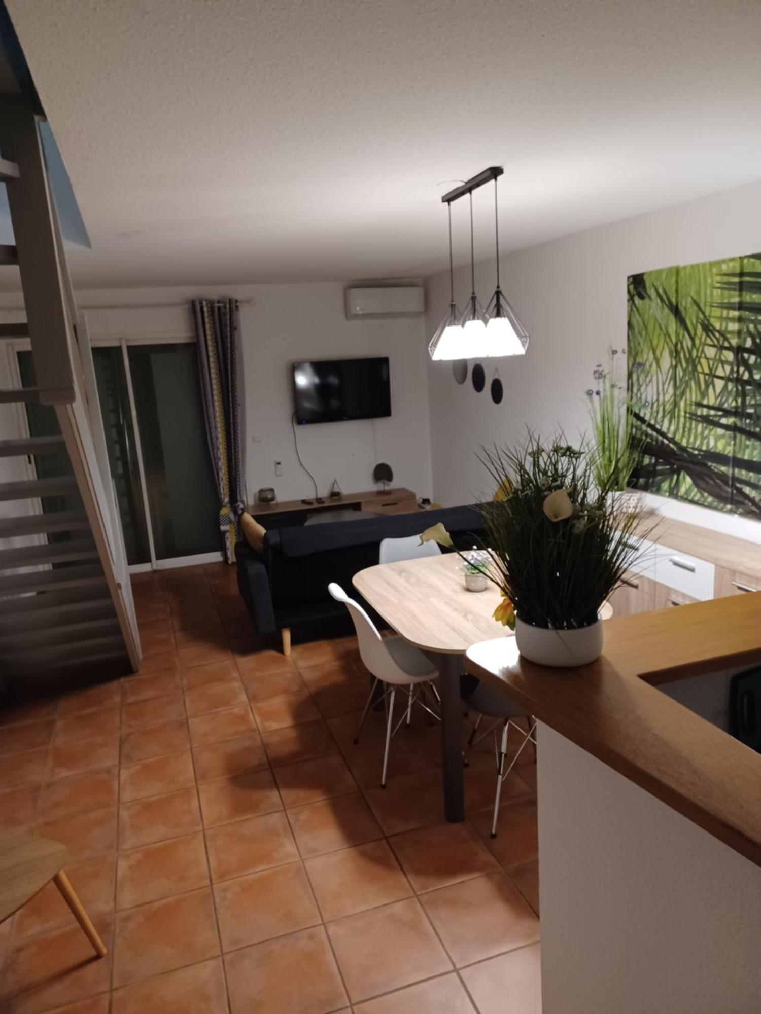 Charmante Dans Village Naturiste Leucate